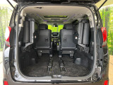 普段のお買い物や通勤、送迎等に十分な荷室スペースを確保しております。セカンドシートを倒すと、大きな荷物の積載も可能です♪