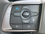 プロパイロットスイッチ。同一車線でのハンドルとアクセルのアシストが可能 長距離ドライブ時に同乗者との会話が弾みます。