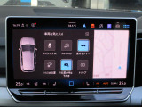 ヘッドアップディスプレイが搭載されております!運転中メーターに視線を落とすことなく速度等を確認頂ける便利な装備となっております!