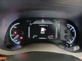 運転中に必要な情報がひと目で確認できる、視認性の高いメーターレイアウトです