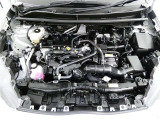 【エンジンルーム】・・・内外装だけでなくこちらもクリーニング済み。 納車までにもう1度しっかり点検いたしますので、安心してお乗りいただけると思います。