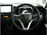 各操作スイッチなどもハンドルから手を放すことなく操作可能で安全運転に支援いたします!