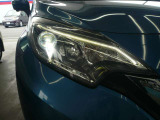 LEDヘッドライト装備。暗い道や、天候の悪い日でも視界良く運転できます。