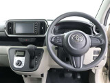 運転席です!シンプルですが必要な機能はすべてそろっています!