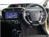 高いホールド性で運転姿勢が安定します。長距離ドライブでも疲れにくいのが魅力です。快適なドライビングライフをお送りください♪