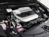 M20A-FXS型 2.0L 直4 DOHCエンジンと3NM型 交流同期電動機のハイブリッドシステム搭載、FF駆動です。