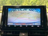 【バックカメラ】駐車時に後方がリアルタイム映像で確認できます。大型商業施設や立体駐車場での駐車時や、夜間のバック時に大活躍!運転スキルに関わらず、今や必須となった装備のひとつです!