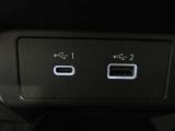 USB充電専用電源ソケットも付いています。モバイル機器などの充電専用