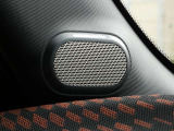 アメリカのオーディオブランドであるharman/kardon製スピーカーシステム搭載!