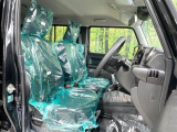 運転席シート廻りは使用感も少なく、良好な状態となっています。前オーナー様が丁寧に使っていたことがよくわかりますね。