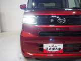 ヘッドライトはLEDタイプ。夜間の運転も安心です。
