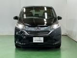 LEDヘッドライトを装備しています。LEDヘッドライトはとても明るく、雨の日や夜間走行も安全・安心です。オートライトコントロール付きで周囲の明るさに応じて自動で点灯・消灯します