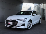 ・斜めからAudiを見るとプレス技術の高さを感じることができます。