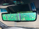 【デジタルインナーミラー】後席の大きな荷物や同乗者で後方が確認しづらい時でも安心!カメラが撮影した車両後方の映像をルームミラー内に表示。クリアな視界で状況の確認が可能です!