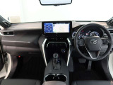 高いホールド性で運転姿勢が安定します。長距離ドライブでも疲れにくいのが魅力です。快適なドライビングライフをお送りください♪