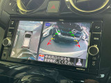 空から見たような映像で駐車ができるアラウンドビューモニター。ひと目でわかるセンサーに前後の衝突被害軽減ブレーキ付き。