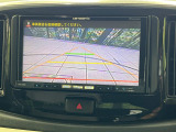 【バックカメラ】駐車時に後方がリアルタイム映像で確認できます。大型商業施設や立体駐車場での駐車時や、夜間のバック時に大活躍!運転スキルに関わらず、今や必須となった装備のひとつです!