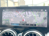 ●ベンツ純正ナビ:一体感のあるナビは、高級感ある車内を演出してくれます。Bluetooth再生などオーディオ機能も充実しておりますので、運転もより楽しめます♪
