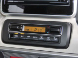 四季を通じて車内を快適に保つオートエアコンを装備しています。