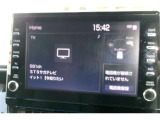 9インチディスプレイオーディオを装備。スマホとクルマをつなぐことで、これまでのナビに加えて、いろんなサービスが楽しめます。DOPのナビキットを装着すれば地図も表示できます。フルセグ視聴可能です。