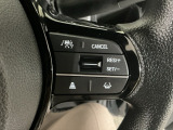 【アダプティブ・クルーズ・コントロール】予め設定した車速内でクルマが自動的に加減速。 前走車との適切な車間距離を維持しながら追従走行し、高速道路でのドライバーの疲労を軽減してくれる嬉しい機能付♪