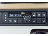オートエアコンのお車ですので室内の温度をスムーズに調整してくれます♪
