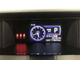 マルチインフォメーションディスプレイには、クルマの様々な情報を表示します。運転席から見やすい、インパネ中央部に配置されているので、運転中の視線異動が少なく快適です!