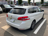 コーナーセンサー付きですので駐車も安心です。