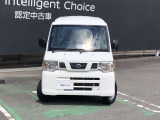 専用フロントグリルで、より日産車らしく