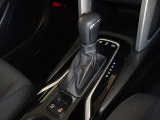 電動パーキングブレーキ・ブレーキホールドを装備してます。ホールド機能は信号待ちが多い一般道で疲労軽減になり、大好評です!