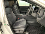 見えないところまで美しく、室内からエンジンルームまで徹底的に洗浄。「まるごとクリーニング」実施済み!