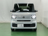 LEDヘッドライトを装備しています。LEDヘッドライトはとても明るく、雨の日や夜間走行も安全・安心です。オートライトコントロール付きで周囲の明るさに応じて自動で点灯・消灯します