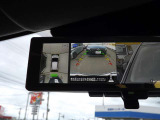 【アラウンドビューモニター】上から見下ろすような視点でスムース駐車をサポートしてくれるアラウンドビューモニター(^v^)ルームミラーに映し出されます。