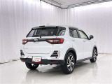 広々とした車内空間に優れた燃費性能。更にデザインも上質で人気のお車です!
