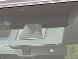 【トヨタセーフティセンス】走行中に前方の車両等を認識し、衝突しそうな時は警報とブレーキで衝突回避と被害軽減をアシスト。より安全にドライブをお楽しみいただけます。