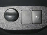 ネッツトヨタ静浜は&rdquo;キレイ&rdquo;にこだわっています。特設サービス工場で、新しく生まれ変わった車!内装・外装の徹底的な掃除、シートを外してニオイの元まで消臭・除菌、見えにくいエンジンルーム内もキレイ!