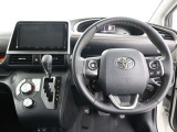 運転席です!まとまった装備で使いやすいと評判です♪