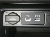 【充電用USB端子】デバイスの充電に便利です。※実際の接続端子は写真で確認or店舗までご気軽にお問合せください♪