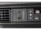 スマートフォンなどの音楽再生が可能なUSB接続ジャック装備車両です♪♪♪