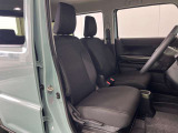 車を運転する際には運転席の存在は欠かせません。しっかりとチェックしたいポイントですね。