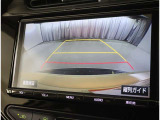 バックガイドモニターで、後方を確認しながら安心して駐車することができます。運転初心者も熟練者も必須の機能ですよ!