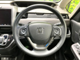 【純正革巻きステアリング】上質な革を使用することで、手にしっかり馴染みとても運転しやすいハンドルです♪