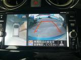 ☆全周囲カメラが駐車をアシスト☆4つの高解像度カメラで車の周囲を撮影!見えにくい死角の駐停車も驚く程に楽々です。バックカメラは、車庫入れの時は勿論、後方の安全確認もできて安心です♪