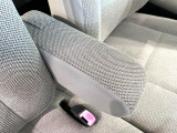 【アームレスト】運転中の身体の負担を軽減してくれるアームレストを装備♪