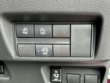 運転席右側には電動スライドドア等の各種スイッチがまとめられています!