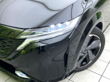 【LEDヘッドライト】悪天候や夜間走行時も良好な視界を確保し安心して運転できる高輝度LEDヘッドライトを装備!点灯速度が早く、消費電力も抑えられています。