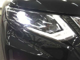 ヘッドライトは消費電力の少ないLED。夜の暗い道でも明るく照らしてれます。
