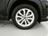 【タイヤ4本新品】・・・こちらのお車はネッツ千葉で購入時タイヤ4本交換します。消耗品ですが高価なのがこのタイヤ・・・!このクルマ、お得ですよ♪