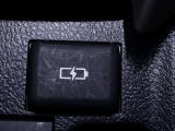 充電用USB端子付き。スマートフォンなどの充電に便利です。