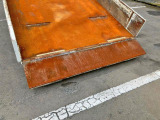 リアゲートは歩み(渡り板)としても使用できます。